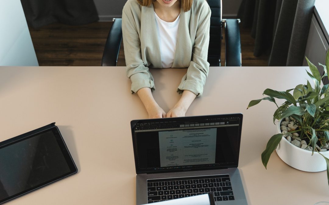 Recruiter Outreach: What Candidates Should Know Before They Respond or Apply